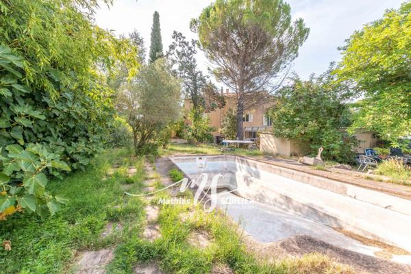 Maison de 340 m² sur parcelle de 2125 m²