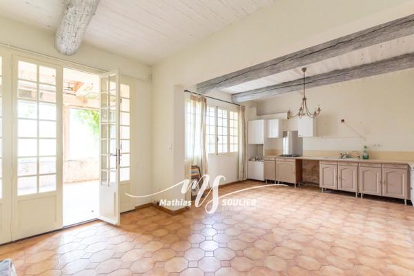 Maison de 340 m² sur parcelle de 2125 m²
