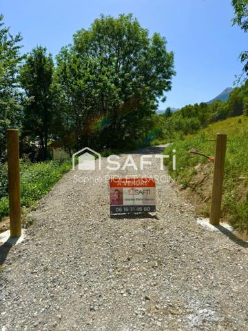 Grand terrain constructible Et viabilisé  Briançon expo sud