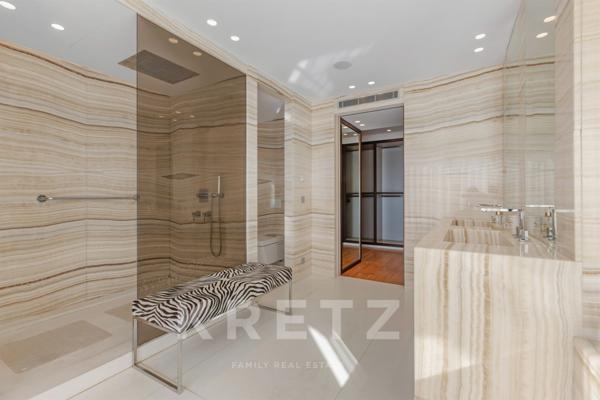 Cannes Croisette – Appartement d’exception, 5 pièces avec terrasse panoramique face à la mer