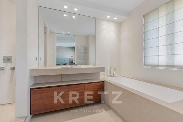 Cannes Croisette – Appartement d’exception, 5 pièces avec terrasse panoramique face à la mer