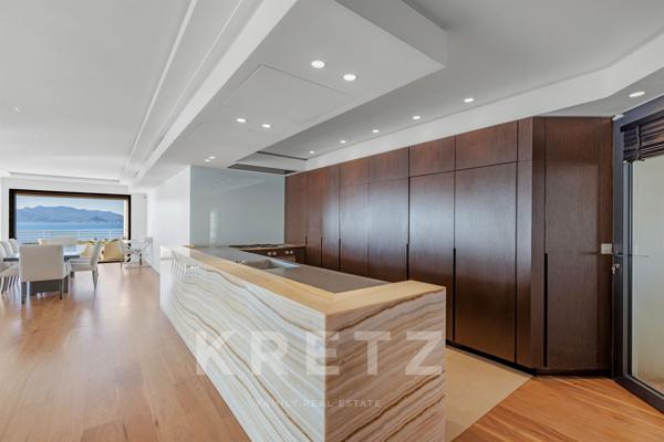 Cannes Croisette – Appartement d’exception, 5 pièces avec terrasse panoramique face à la mer