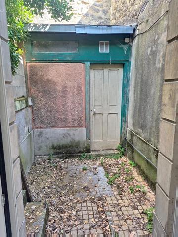 Location                                                      Appartement
                        
                     3 pièces                      86 m2                     à Laon