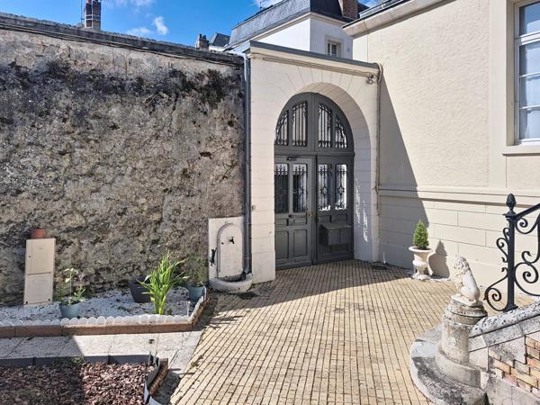 Location                                                      Appartement
                        
                     3 pièces                      86 m2                     à Laon