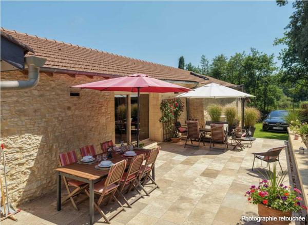 Maison ancienne - Gourdon EXCLUSIVITE - SECTEUR CAZALS - Charme et authenticité pour cet ancien Corps de Ferme Quercynois restauré sur 2251 m² arborés avec piscine