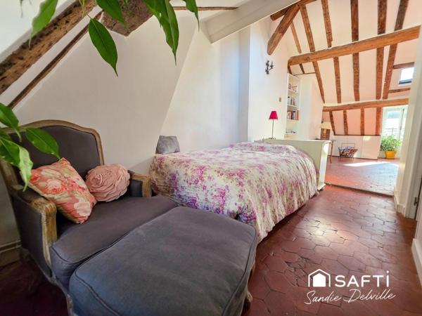 Île Saint-Louis- T2- 60m² au sol -39m²