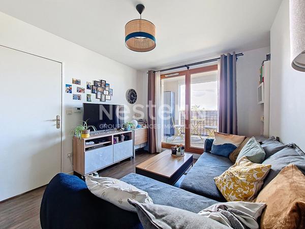 À vendre appartement 2 pièces au dernier étage avec ascenseur quartier de la Croix Bonnet