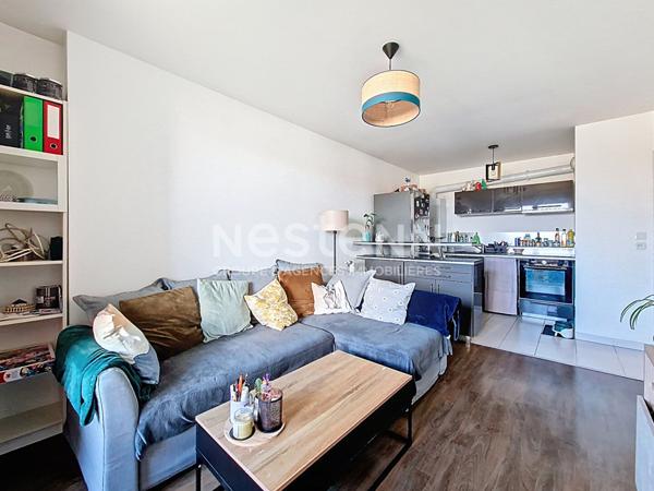 À vendre appartement 2 pièces au dernier étage avec ascenseur quartier de la Croix Bonnet