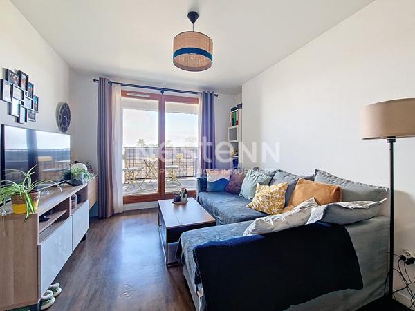 À vendre appartement 2 pièces au dernier étage avec ascenseur quartier de la Croix Bonnet