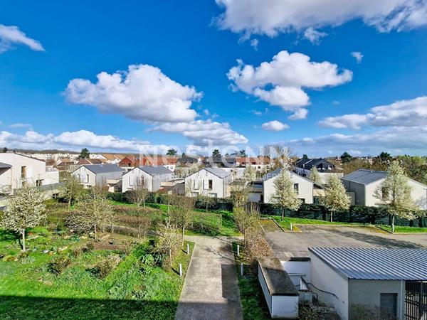 À vendre appartement 2 pièces au dernier étage avec ascenseur quartier de la Croix Bonnet