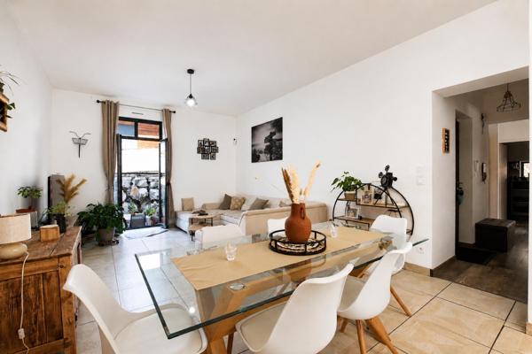 Appartement à UNIEUX, 42240 - 4 pièces 96m²