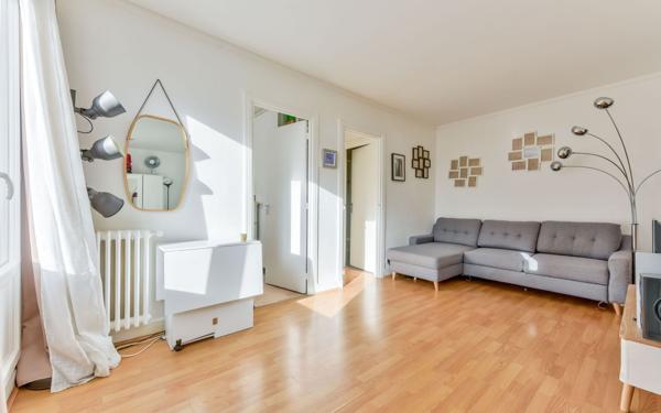 Appartement à vendre    2 pièces • 38,09 m2 Paris 17