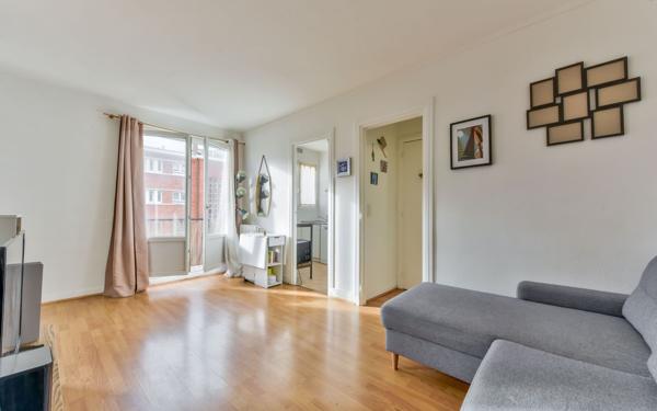 Appartement à vendre    2 pièces • 38,09 m2 Paris 17