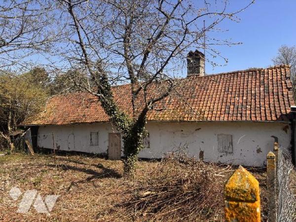 A VENDRE à proximité de la Forêt de CRECY EN PONTHIEU, une ancienne fermette à rénover d'enviro...