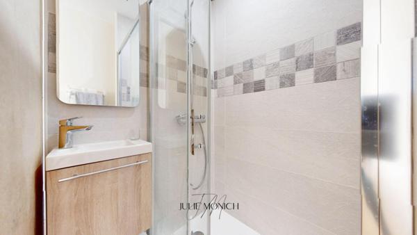 MAISON AVEC VUE SUR LES MONTAGNES, 3 CHAMBRES, TERRASSE