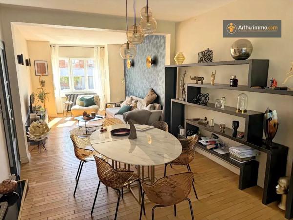 Vente                                                      Maison
                        
                     6 pièces                      134 m2                     à Lambersart