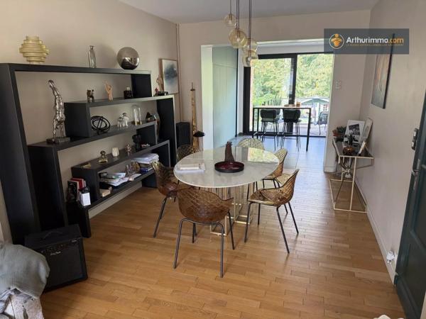 Vente                                                      Maison
                        
                     6 pièces                      134 m2                     à Lambersart