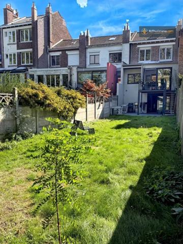 Vente                                                      Maison
                        
                     6 pièces                      134 m2                     à Lambersart
