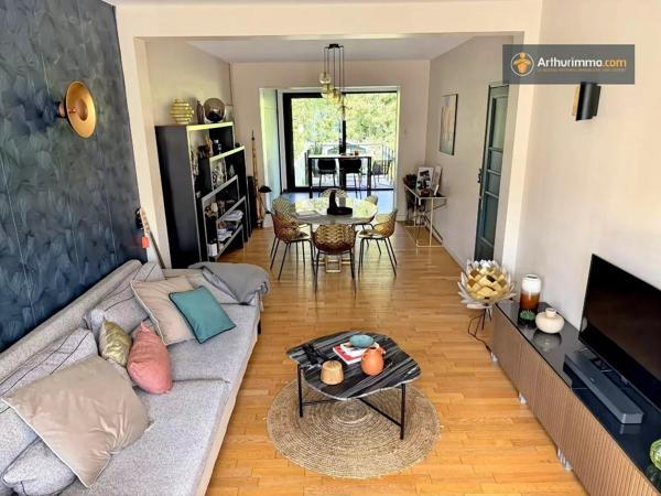 Vente                                                      Maison
                        
                     6 pièces                      134 m2                     à Lambersart
