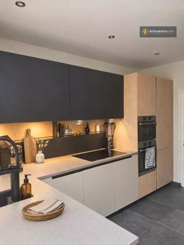 Vente                                                      Maison
                        
                     6 pièces                      134 m2                     à Lambersart