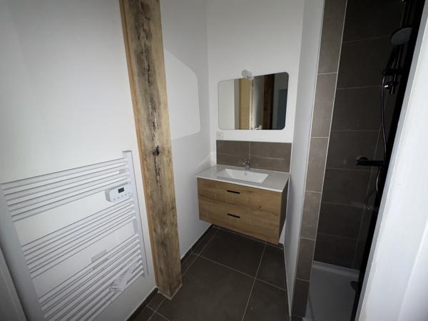 Grand appartement, entièrement rénové, à Suze la rousse Suze-la-Rousse (26790)