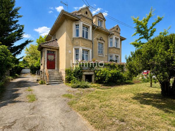 Maison de maître de 1925 à rénover sur un grand terrain arboré