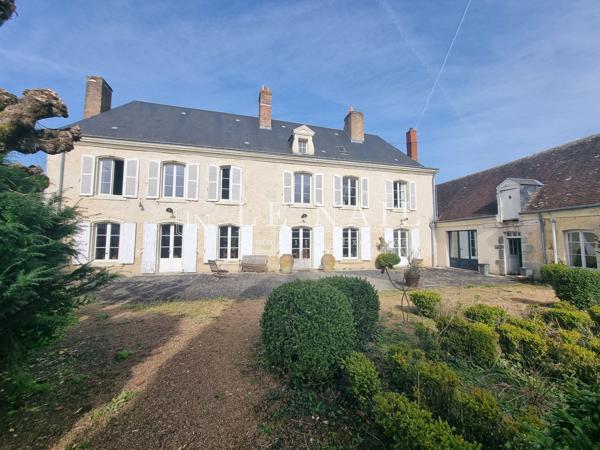 Maison bourgeoise du XVIIIe siècle en centre-ville, à 20km de Vendôme