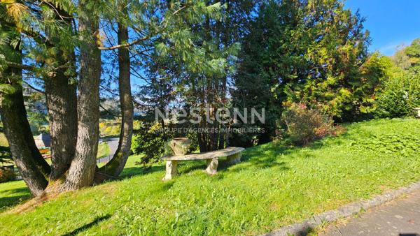 A Tournemire, vallée de la Doire, au pied du Chateau d'Anjony, à Vendre Maison de type 5 d'une surface de 155 m², avec jardin et garage.