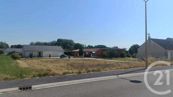 Terrain à vendre  824 m 2   ST QUENTIN LES MARAIS  - 51