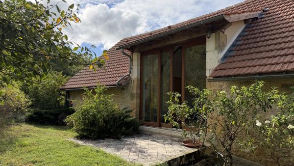 Vente                                                      Maison
                        
                                         250 m2                     à Gourdon