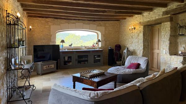 Vente                                                      Maison
                        
                                         250 m2                     à Gourdon