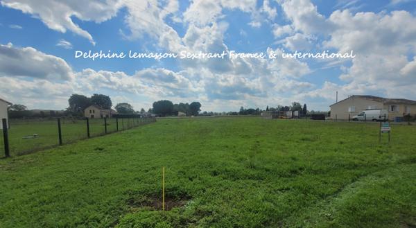 Terrain constructible de 2240m2, St Pierre d'Eyraud