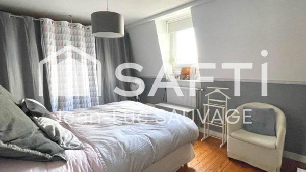 Maison de maitre 160 m2 4 chambres 1 Garage