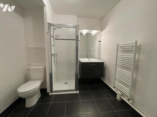 APPARTEMENT RECENT A MONT-SAINT-AIGNAN AVEC PARKING