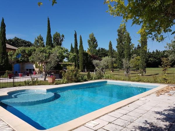 Vente Maison de luxe Taillades 19 Pièces 311 m²