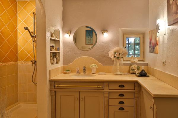 Vente Maison de luxe Taillades 19 Pièces 311 m²