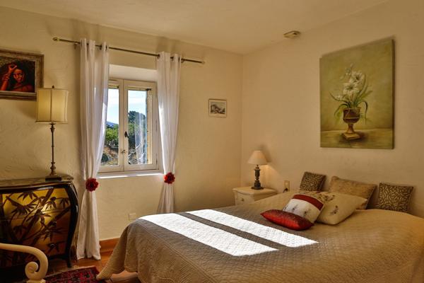 Vente Maison de luxe Taillades 19 Pièces 311 m²