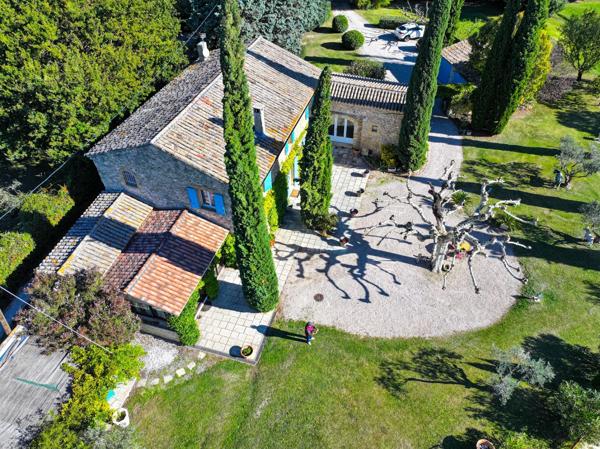 Vente Maison de luxe Taillades 19 Pièces 311 m²