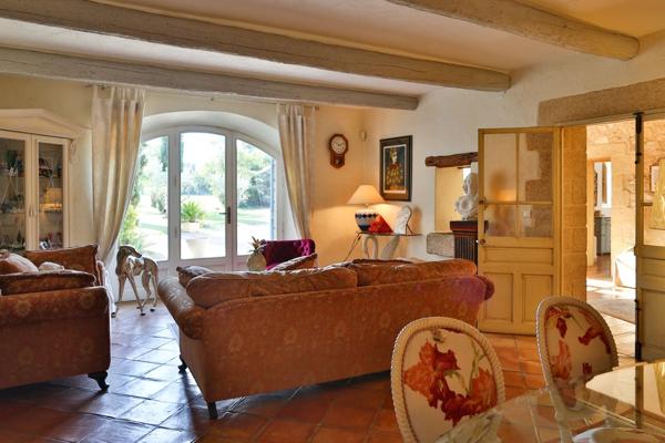 Vente Maison de luxe Taillades 19 Pièces 311 m²