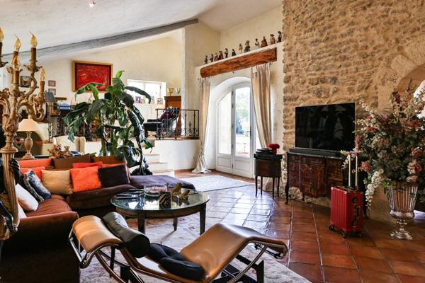 Vente Maison de luxe Taillades 19 Pièces 311 m²