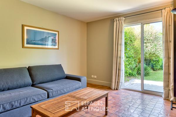 Maison de caractère abritée au coeur d’un jardin paysager d’exception