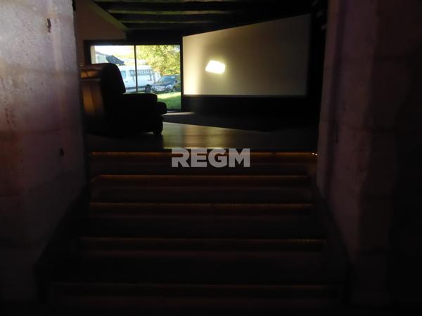 Jaure (24140) Très belle maison du 18 ème siècle, complètement refaite à neuf y compris isolation murs et toits, au calme av