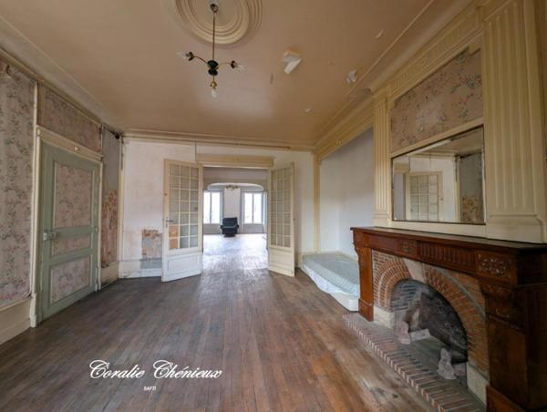 Appartement à rénover avec cachet