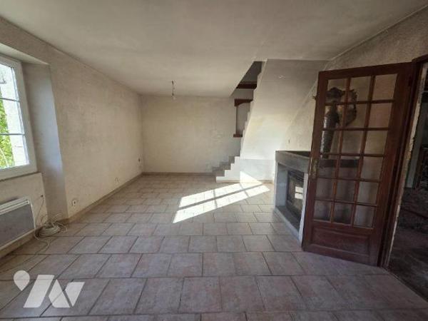 A VENDRE à VERPILLIERES SUR OURCE (10360), une maison d'habitation d'environ 68 m², comprenant ...