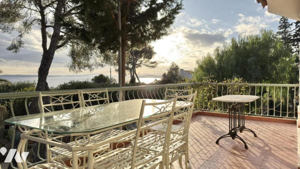 LES ISSAMBRES - L’élégance d’un lieu, la proximité immédiate de la mer