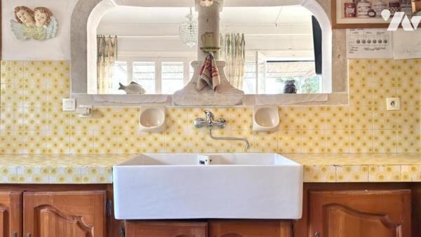 LES ISSAMBRES - L’élégance d’un lieu, la proximité immédiate de la mer