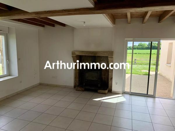 Vente                                                      Maison
                        
                     4 pièces                      121 m2                     à Saint-Amand-sur-Sèvre