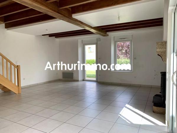 Vente                                                      Maison
                        
                     4 pièces                      121 m2                     à Saint-Amand-sur-Sèvre