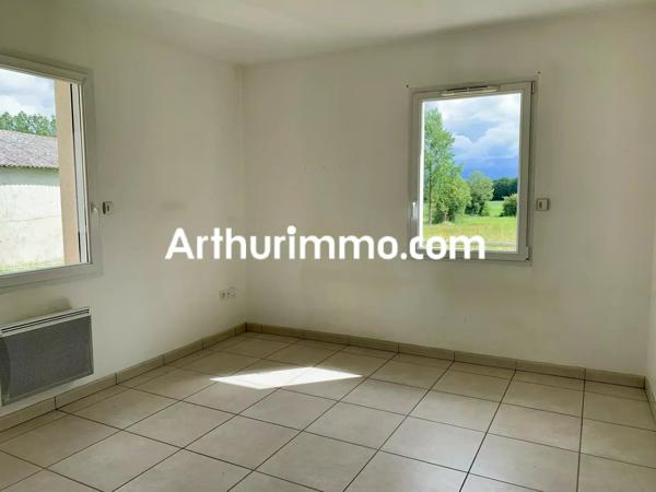 Vente                                                      Maison
                        
                     4 pièces                      121 m2                     à Saint-Amand-sur-Sèvre