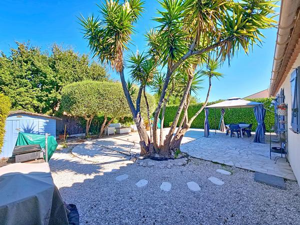 Maison Six Fours Les Plages de 4 pieces en Plain pied